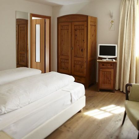 Goldene Rose Karthaus Hotel Senales Exterior photo